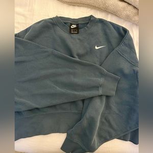 Nike Oversized Cropped Sweatshirt